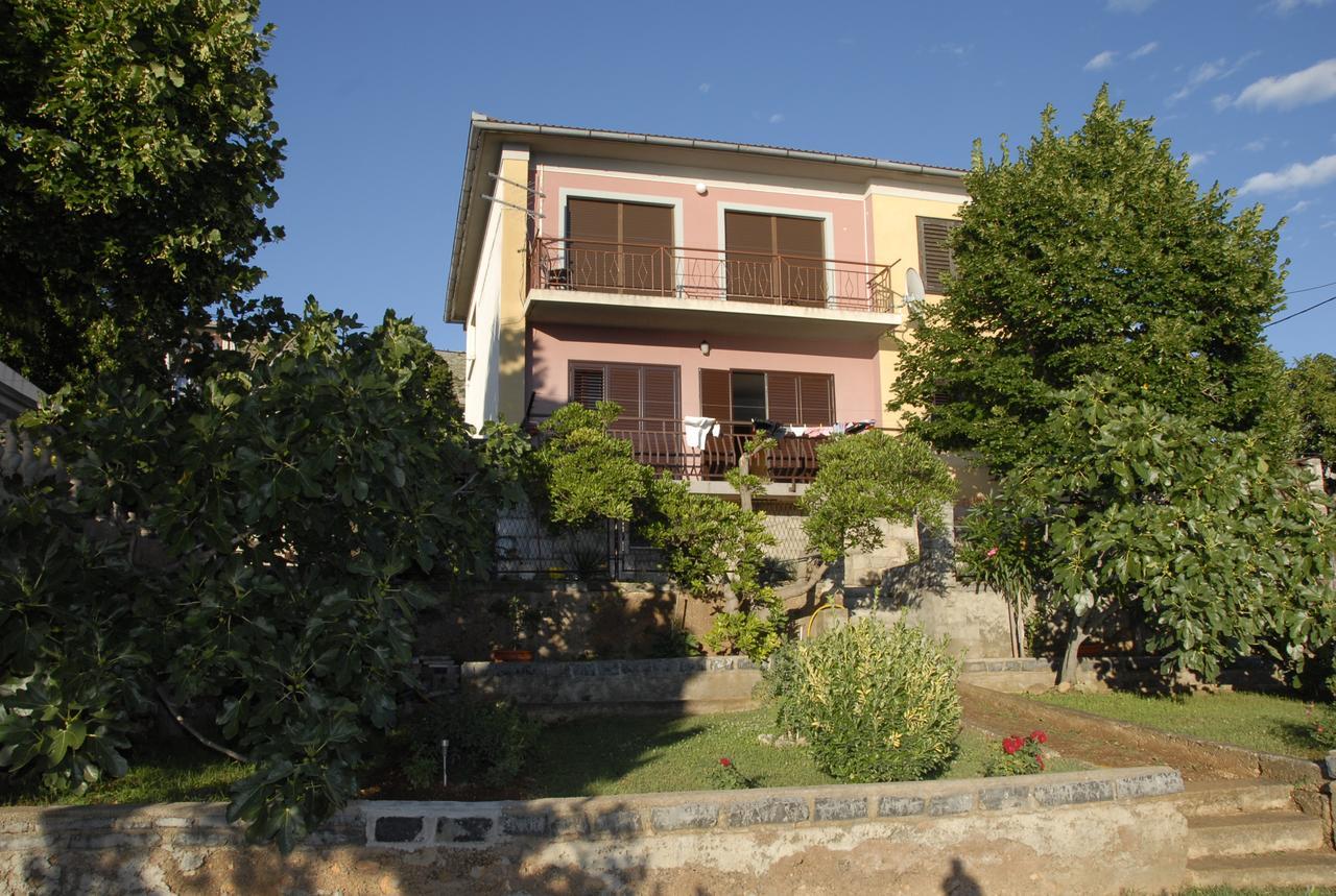 Apartment Lebinac 2 *